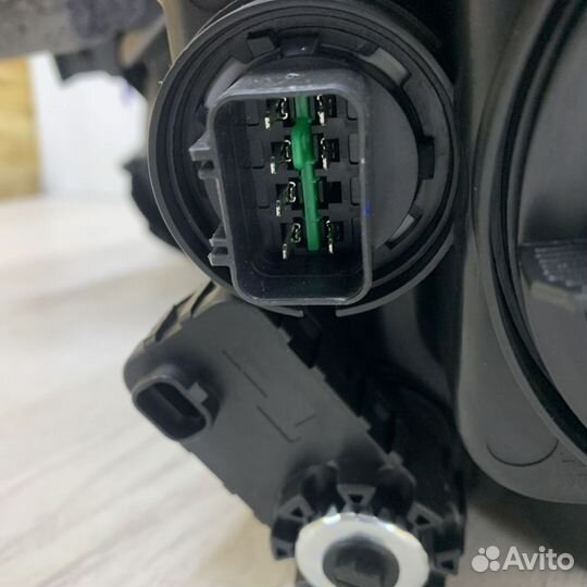 Фара Kia RIO 4 Прав