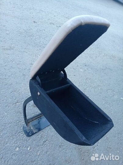 Подлокотник