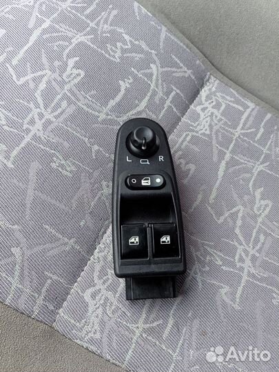 Блок управления стеклоподъёмника и зеркалом Калина