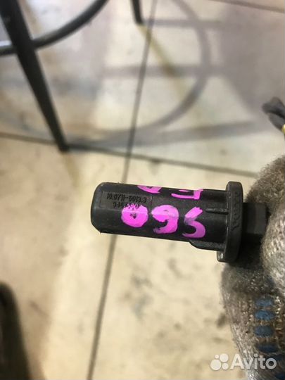 Датчик abs прав. перед. Volvo S60