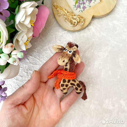 Брошь ручной работы