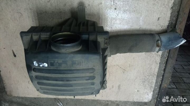 Корпус воздушного фильтра Opel Omega B X20SE