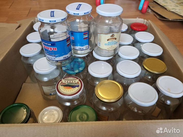 Банки с крышками 56 шт