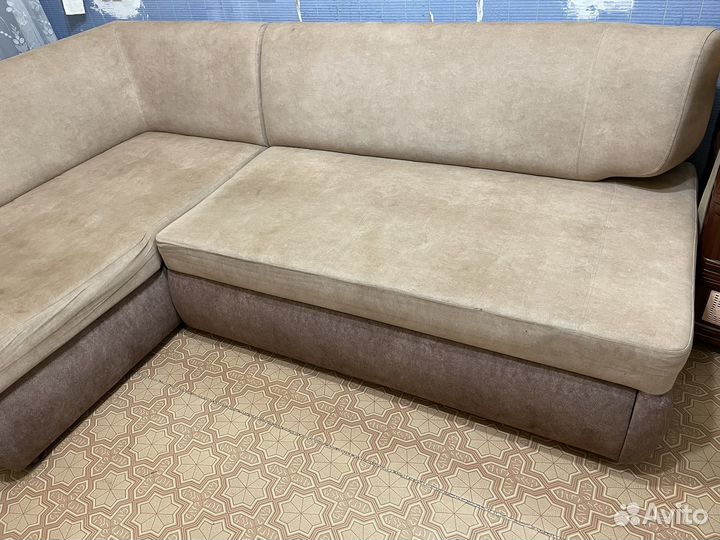 Угловой диван