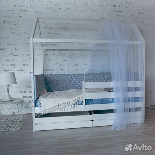 Детская кровать из дерева