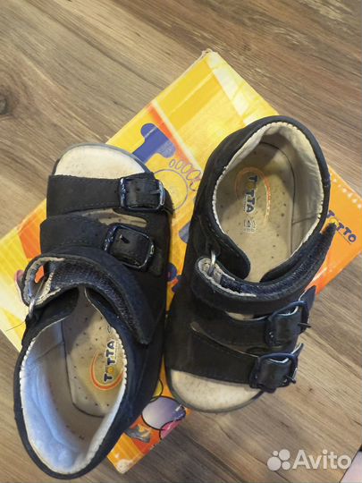 Сандалии totta