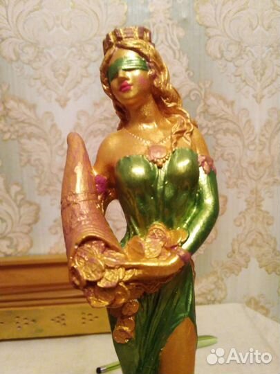 Статуэтки гипсовые