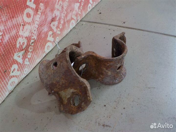 Скобы стабилизатора передние LADA Priora хэтчбэк