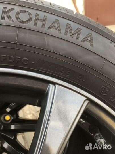 Yokohama BlueEarth RV02 225/60 R17