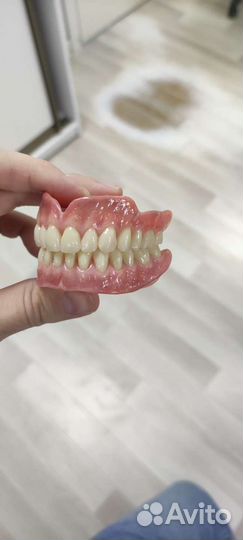 Зубной техник