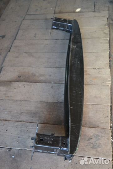 Усилитель заднего бампера VW Jetta 6