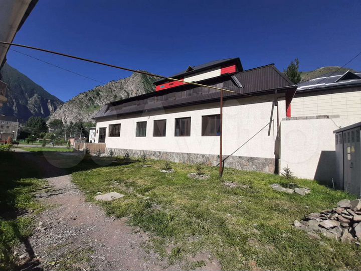 Дом 457 м² на участке 4,5 сот.