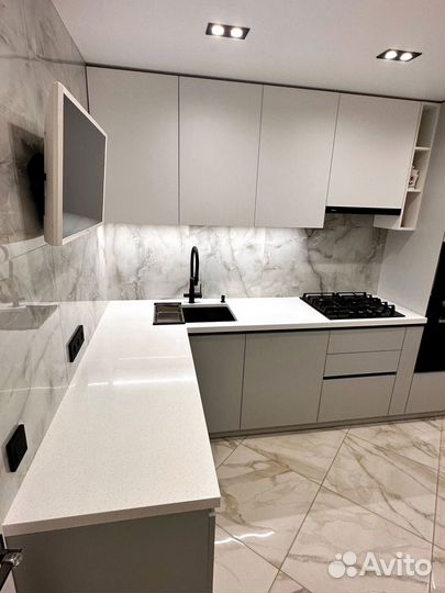 Кухонный гарнитур угловой в потолок на заказ