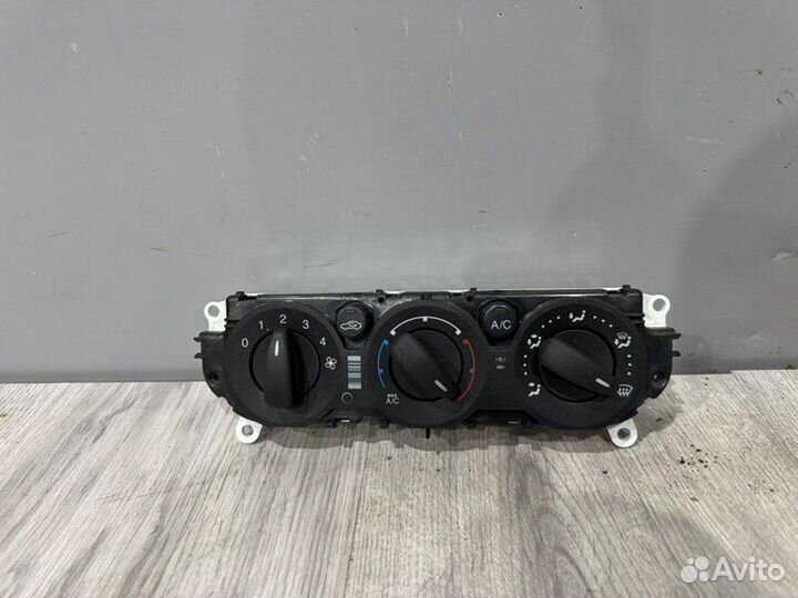 Блок управления отопителем Ford Focus 3 2012