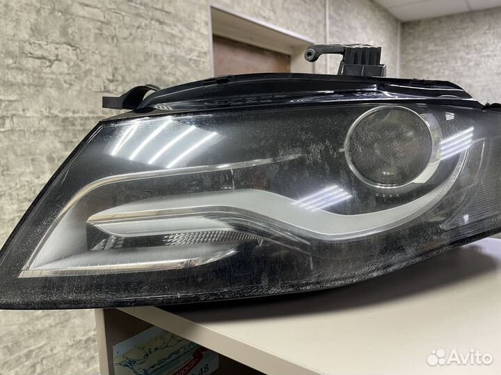 Фарар левая ксенон Ауди А4 Б8