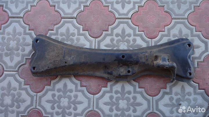 Балка под двс поперечная Toyota Camry SV30