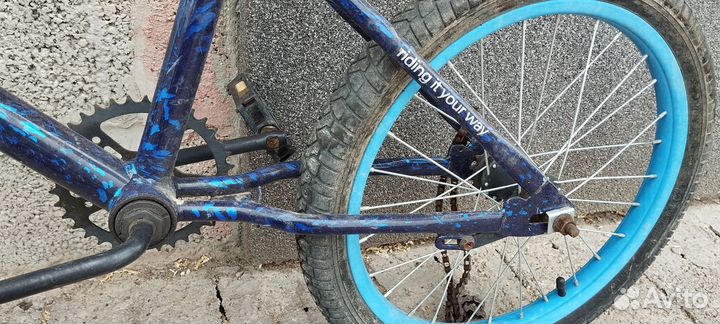 Велосипед детский 18 дюймов на 5-6 лет