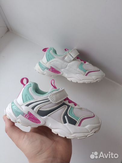 Кроссовки для девочки 26 размер