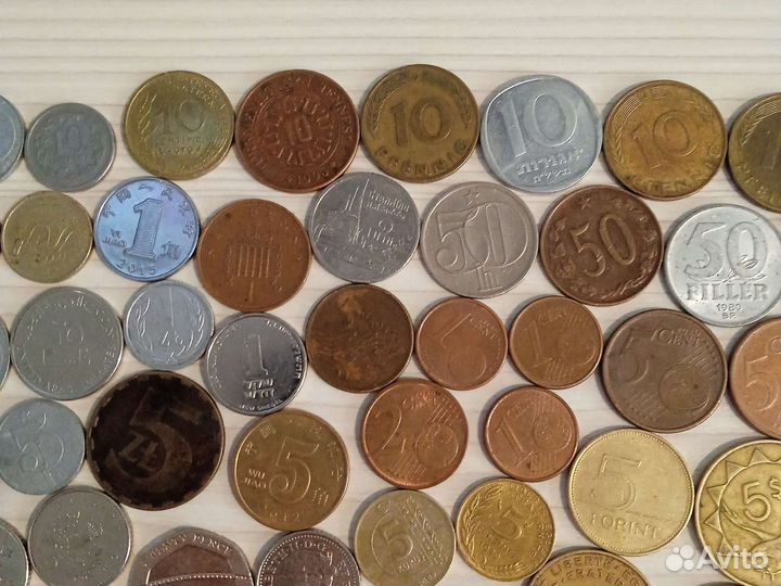 Продам больше ста иностранных монет