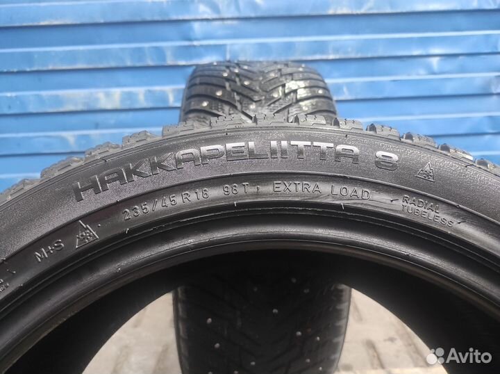 Nokian Tyres Hakkapeliitta 8 235/45 R18 98T