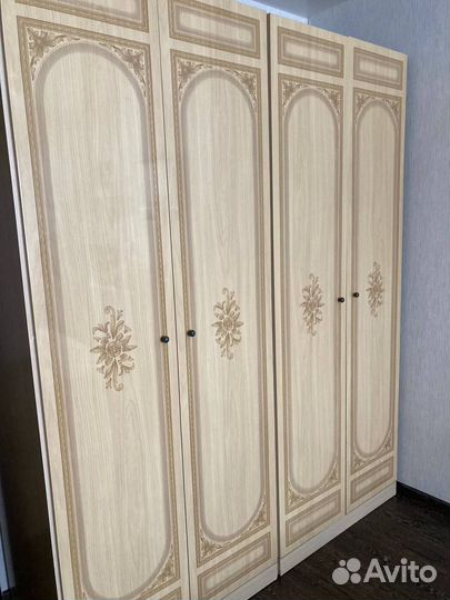 Спальный гарнитур