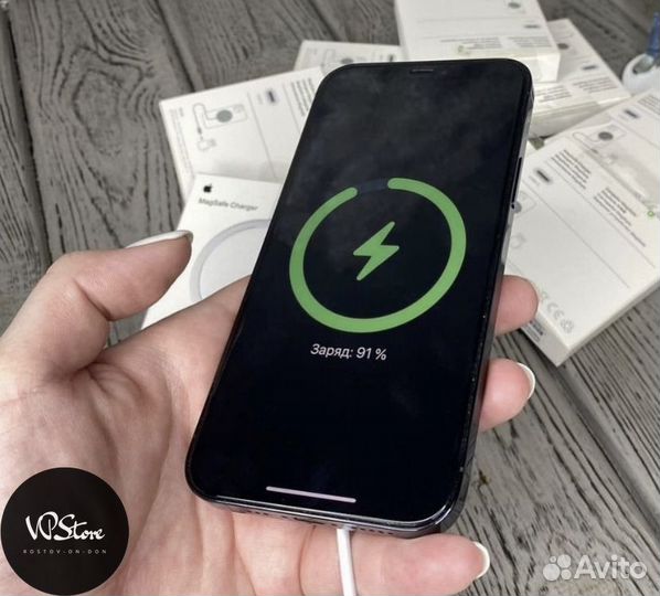 Беспроводная зарядка MagSafe Charger на iPhone