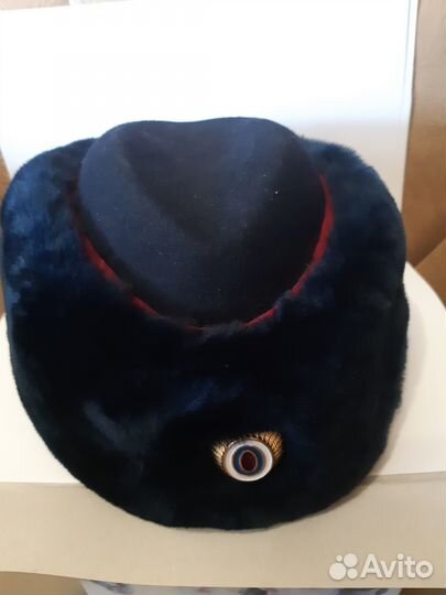 Женские головные уборы.Форма полиции