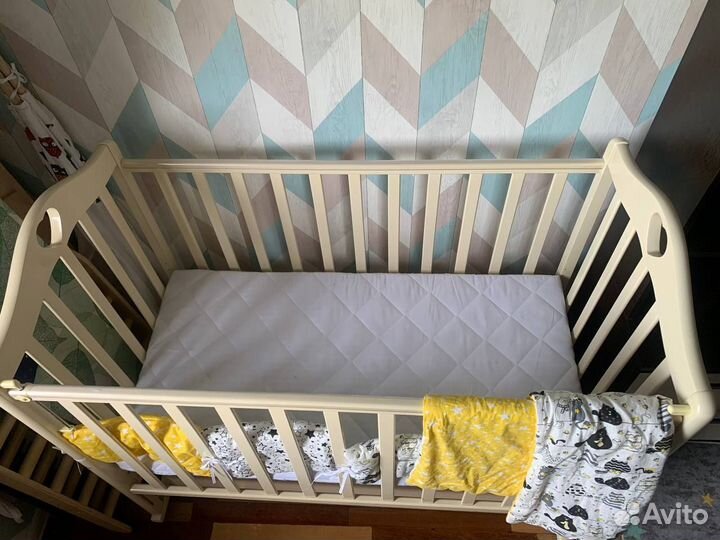 Детская кроватка