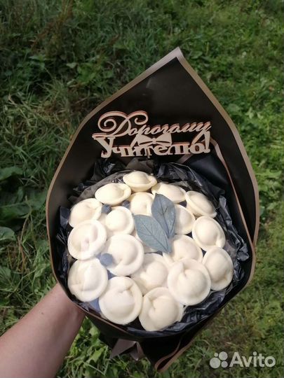 Букет из шоколадных. пельменей