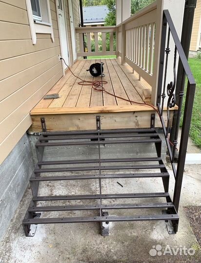 Лестница для дома. Сроки изготовления от 10 дней