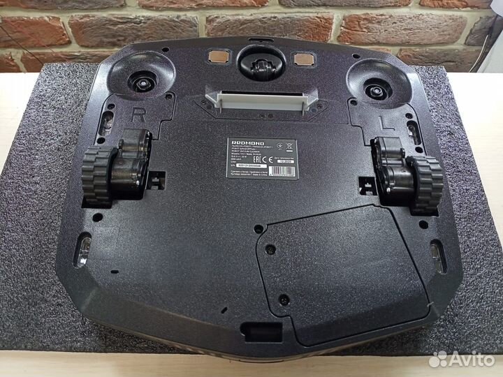 Робот-пылесос redmond RV-R250, черный