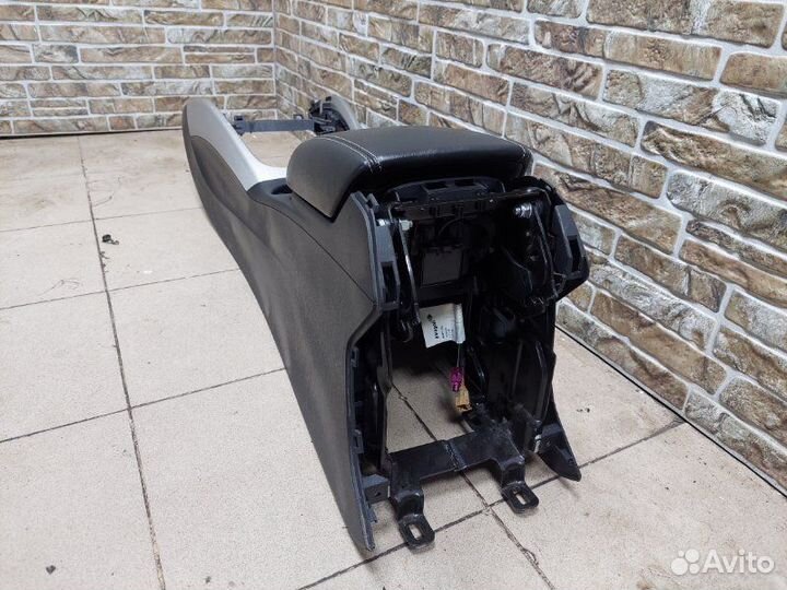 Консоль центральная Audi Q5 8R 2.0 CDN 2010