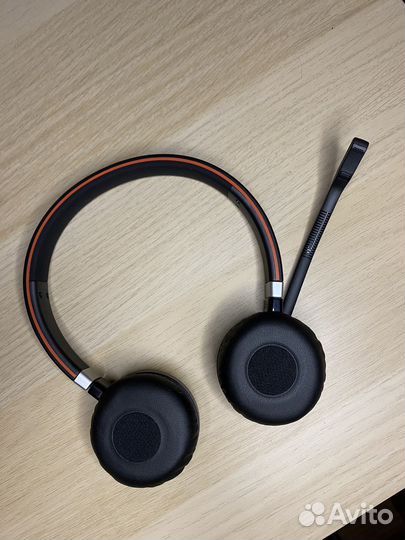 Беспроводная bluetooth гарнитура Jabra