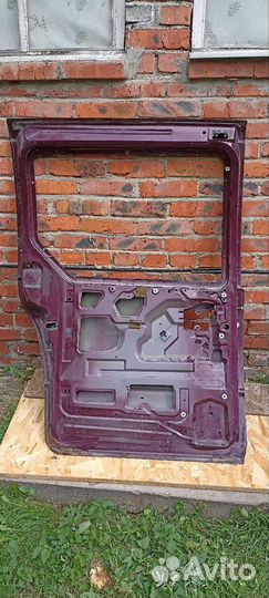 Chrysler voyager dodge caravan дверь