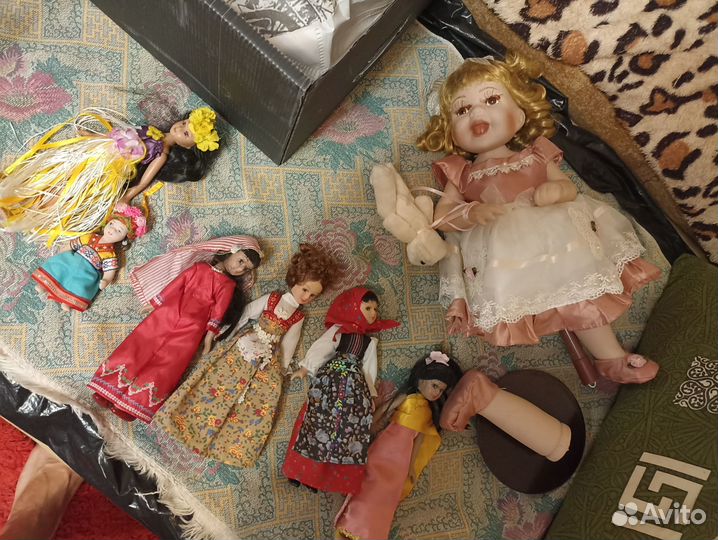 Куклы фарфоровые