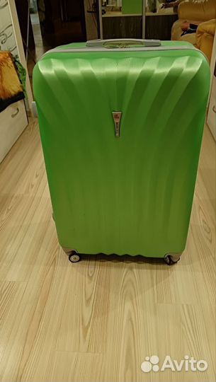 Чемодан на колесах большой xl