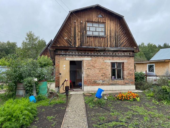 Дом 63,3 м² на участке 4 сот.