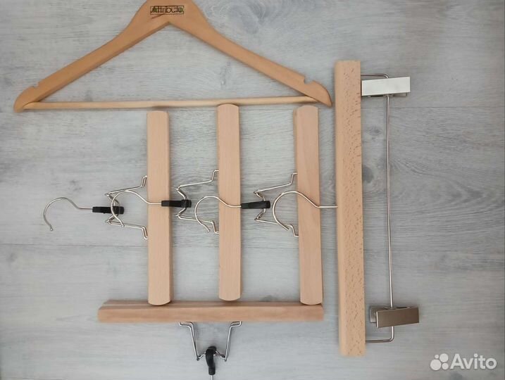 Брендовые плечики