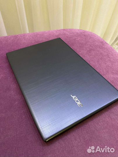 Ноутбук Acer Aspire E5-576G-556B