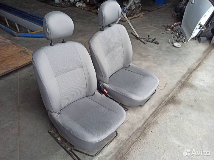 Сидения Лада ларгус рено логан 1