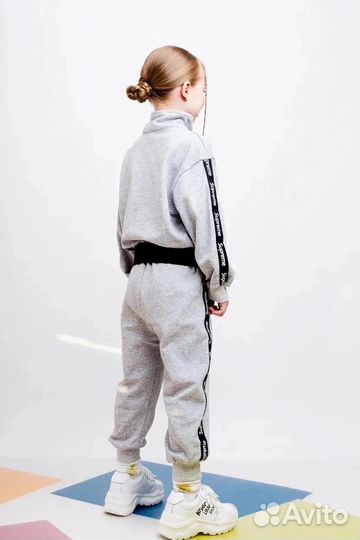 Продам спортивный костюм