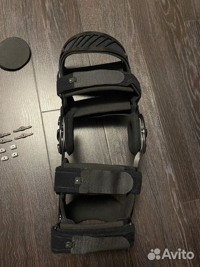 Коленный ортез protect.4 EVO medi