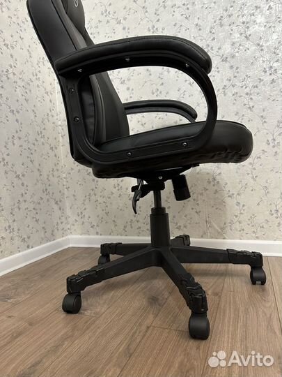 Кресло Бюрократ zombie game 17 carbo