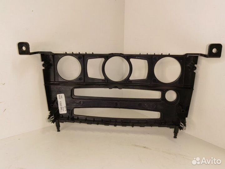 Накладка центральной консоли Bmw 5 E60 N52B30 2006