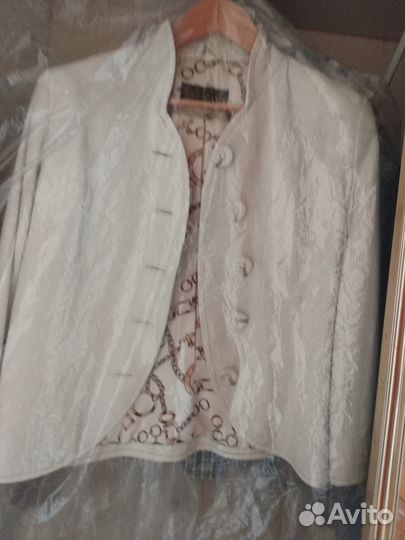 Куртка кожа. Белая. На 44-46 размер