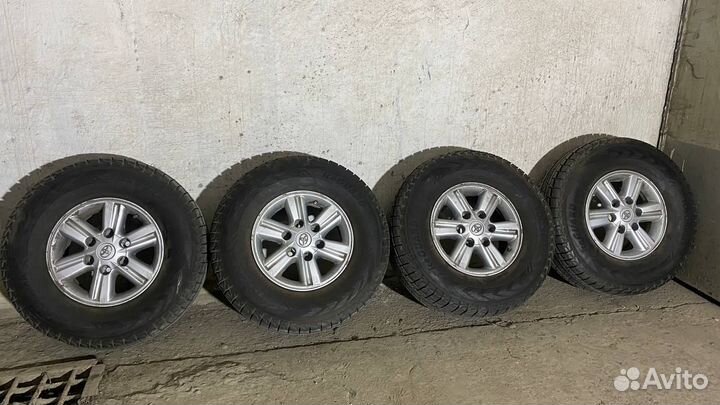 Комплект колес зима r15 255\70 Toyota Hilux