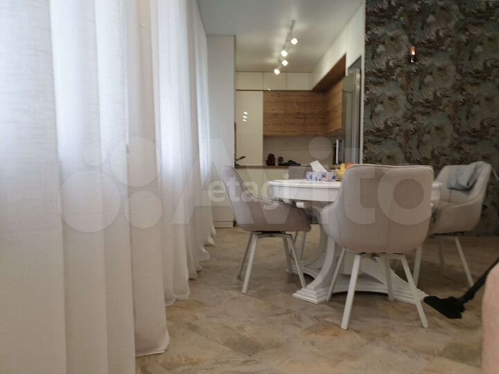 2-к. квартира, 72 м², 3/4 эт.