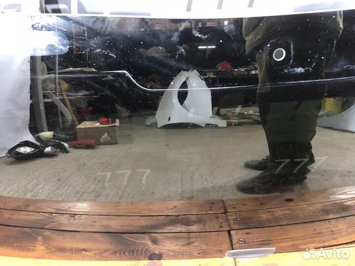 Стекло заднее крышки багажника Escalade 3 06-14 Б