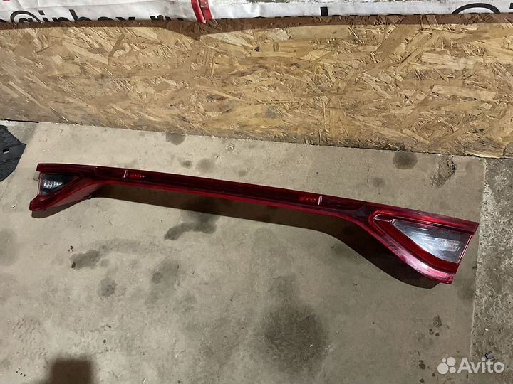 Фонарь центральный Kia Stinger