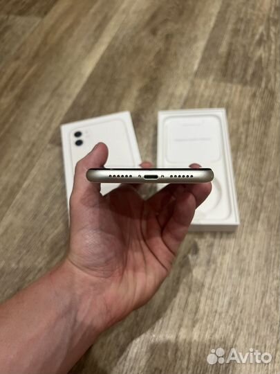 iPhone 11, 64 ГБ